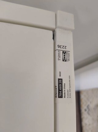 Estantería metálica blanca