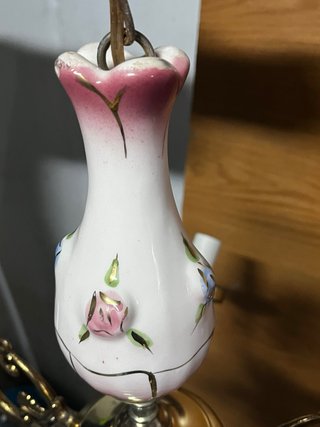 Lámpara colgante antigua de porcelana y metal