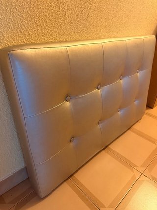Cabecero 105 cm acolchado plata