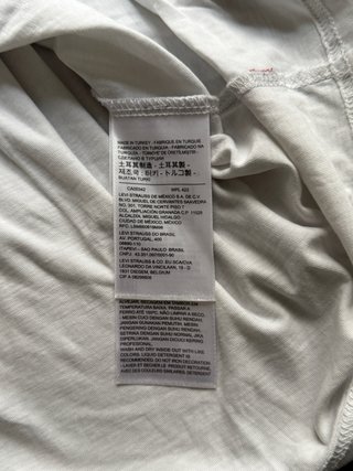 Camiseta Levi's Blanca Manga Larga