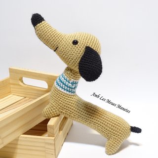 Quiz el Perrito Salchicha. Amigurumi hecho a mano.