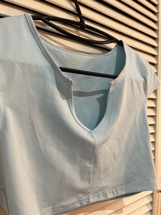 Camiseta Crop Top Azul cuello V Shein M 38 nueva