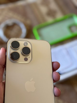 iPhone 14 Pro Max Dorado