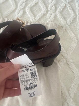 Sandalias de piel Zara marrones