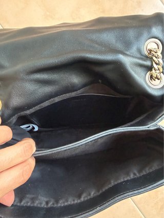 Bolso negro Parfois acolchado cadena