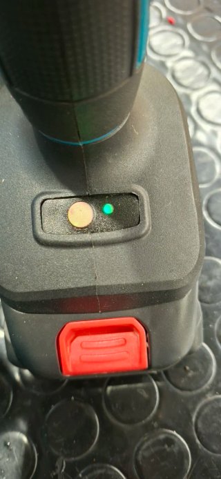 Mini motosega e forbici a batteria