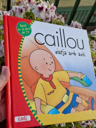 Lote 4 libros (caillou en catalán) tapa dura
