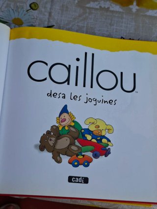 Lote 4 libros (caillou en catalán) tapa dura