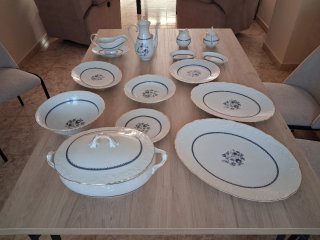 Vajilla porcelana azul y blanca