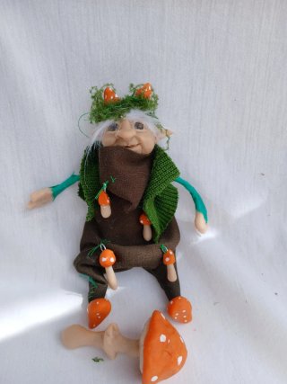 Duende elemental  con setas