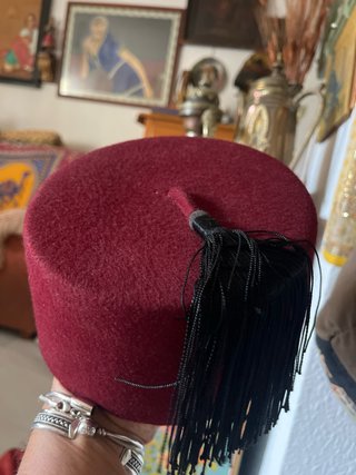 Fez auténtico color burdeos con borla negra