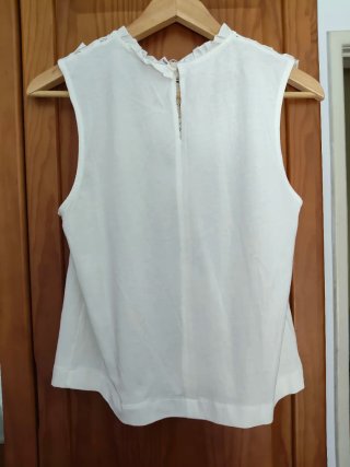 Preciosa blusa branca Mango com renda T.S nova