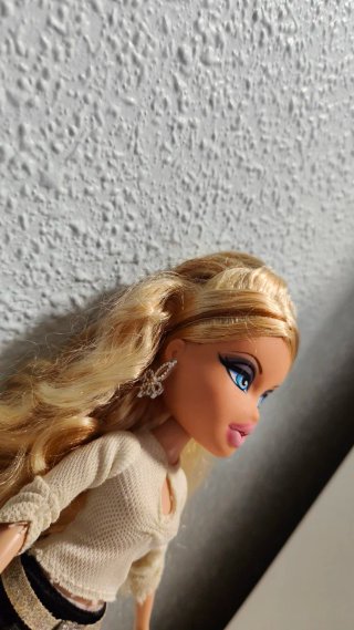 Bratz Cloe 2010 All Glitz Line Doll
