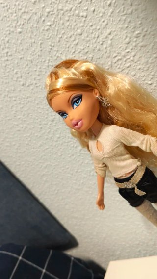 Bratz Cloe 2010 All Glitz Line Doll