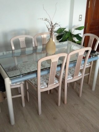 Mesa comedor cristal y 6 sillas madera
