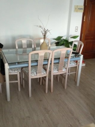 Mesa comedor cristal y 6 sillas madera