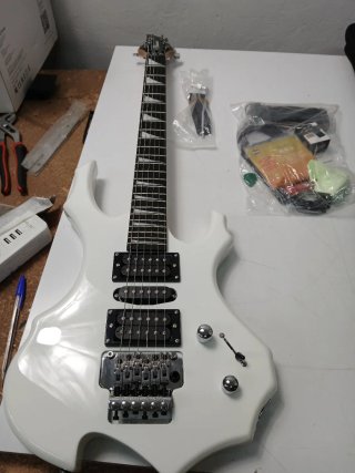 Guitarra Eléctrica Blanca