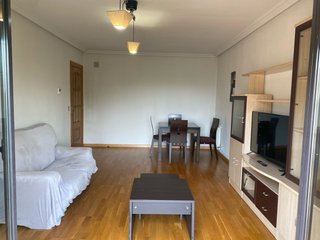 Se alquila apartamento
