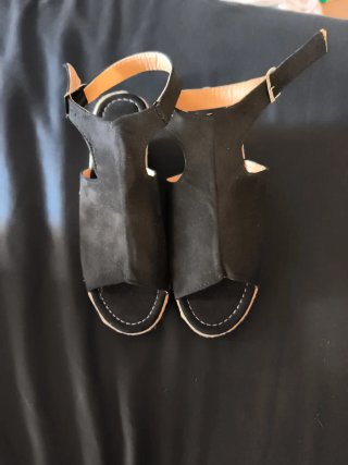 Sandalias cuña negras sin usar