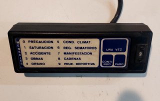 2 Botoneras de sirena y mensajes antiguas