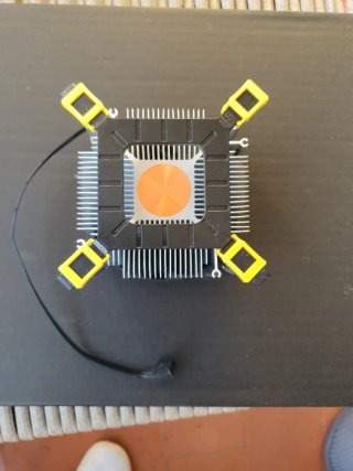 Ventilador PC Negro y Amarillo