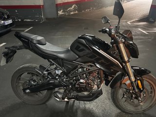 Moto Voge 125 Negra