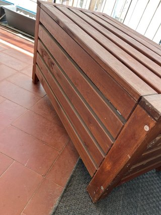 Baúl de madera exterior