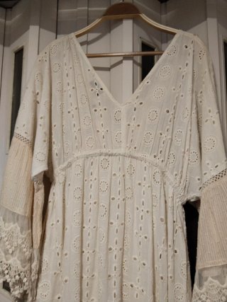 Vestido largo blanco y beige talla M/L
