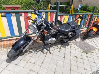 Suzuki Marauder Negra