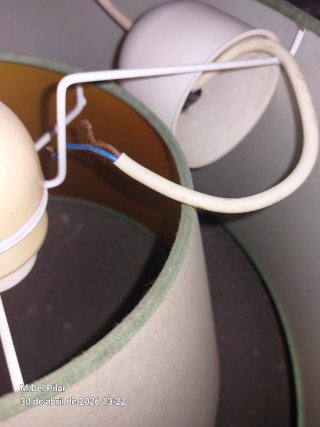 Lámpara de techo verde y blanca