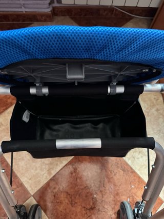 Andador para mayores con asiento azul