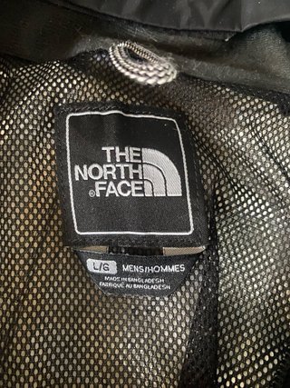 Cazadora The North Face Hyvent Negra