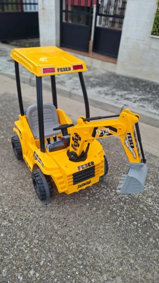 Excavadora eléctrica infantil Feber