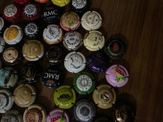63 chapas de cava raras