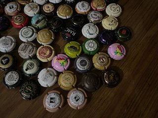 63 chapas de cava raras