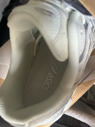 Asics Gel NYC Gris y Blanco