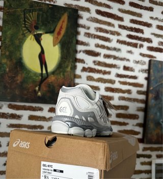 Asics Gel NYC Gris y Blanco