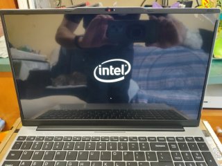 Portátil Intel i3 16GB RAM 2TB SSD. 15"