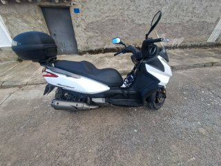 Kymco Scooter Blanca Automática