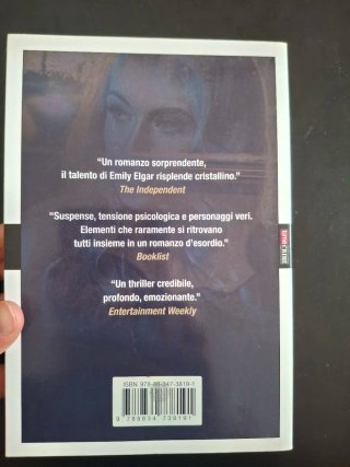 La bugia perfetta Emily Elgar thriller psicológico