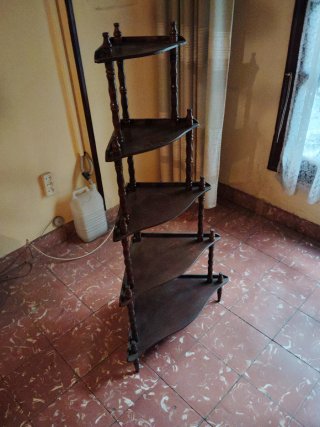 Mueble esquinero de madera