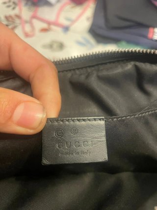 Riñonera Gucci Negra con Rayas Verdes y Rojas