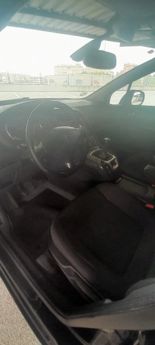Peugeot 5008 2015