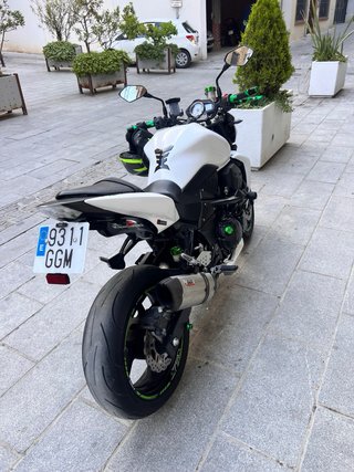 Kawasaki Z750 Blanca