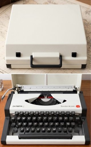 Máquina de escribir Olympia Traveller de Luxe