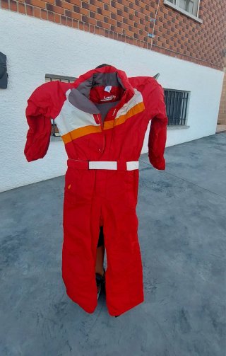 Mono de nieve rojo y blanco Talla 12 años