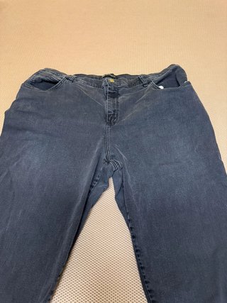 Pantalón vaquero Lee negro estilo relaxed fit