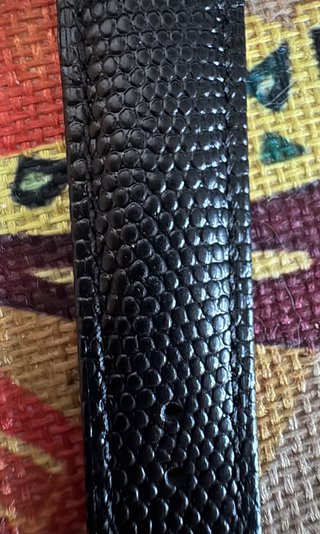 Correa de reloj Omega negra con hebilla dorada
