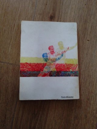 Libro de futbol  y la liga sigue