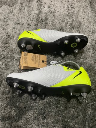 Chuteiras Nike Phantom GX II Academy SG-PRO AC